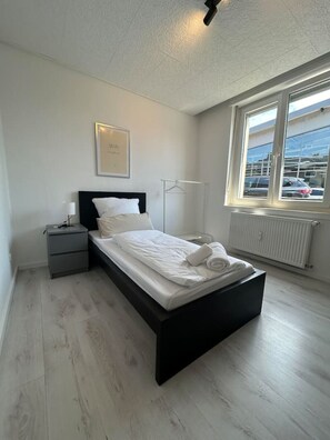 4 bedrooms, free WiFi, bed sheets