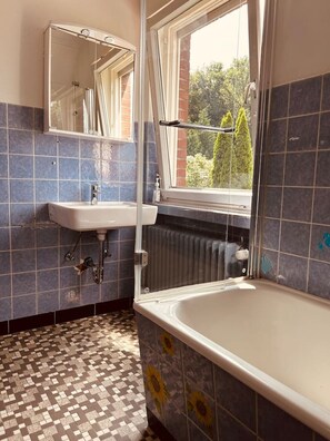 Bathroom - B53 ITeams I 5 Zi I P I 1,5 Bad (Mettingen)