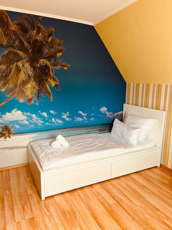 5 bedrooms, desk, iron/ironing board, free WiFi