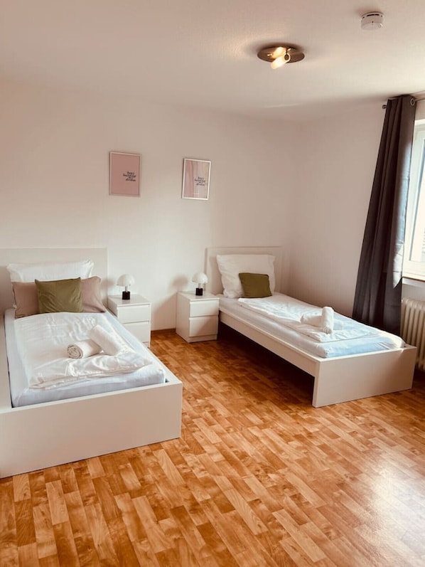 3 habitaciones, tabla de planchar con plancha y wifi gratis