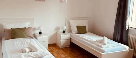 Iron/ironing board, WiFi (free), bed sheets