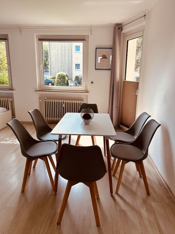 Dining - H6 XL Eg I Smart I Wash I Teams (Lotte)