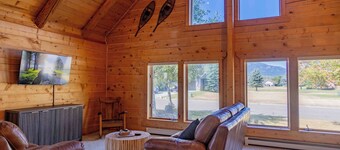 Cozy Cabin with Mountain Views