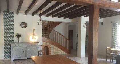 Maison spacieuse avec piscine et spa