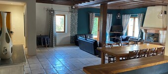 Spacious house with pool and spa