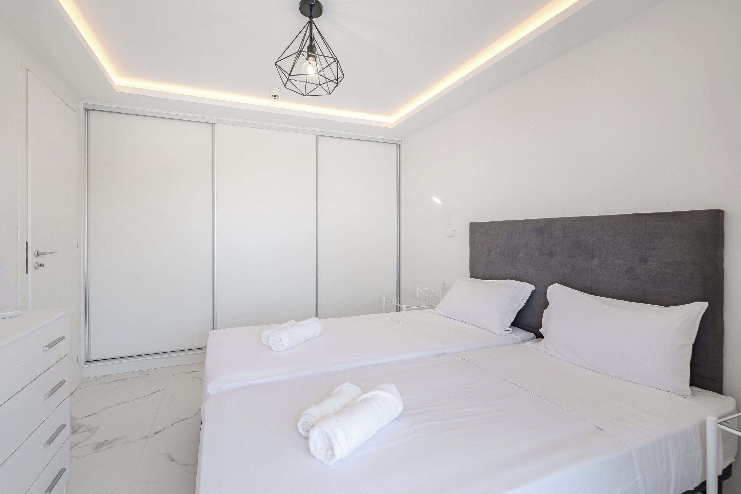 2 chambres, fer et planche à repasser, lit de bébé portatif, Wi-Fi