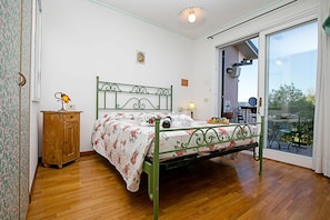 House | 3 bedrooms, Internet - Casa Prais With Pool (Padenghe sul Garda)