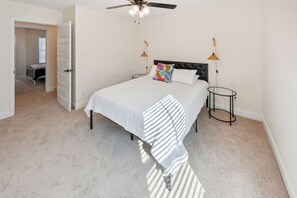 2 chambres, fer et planche à repasser, lit parapluie, Wi-Fi gratuit