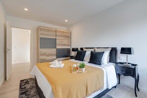 1 chambre, fer et planche à repasser, lit de bébé portatif, Wi-Fi