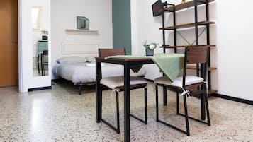 1 bedroom, iron/ironing board, travel cot, WiFi