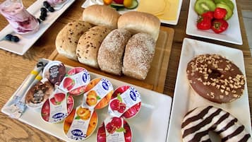 Café da manhã continental grátis todos os dias