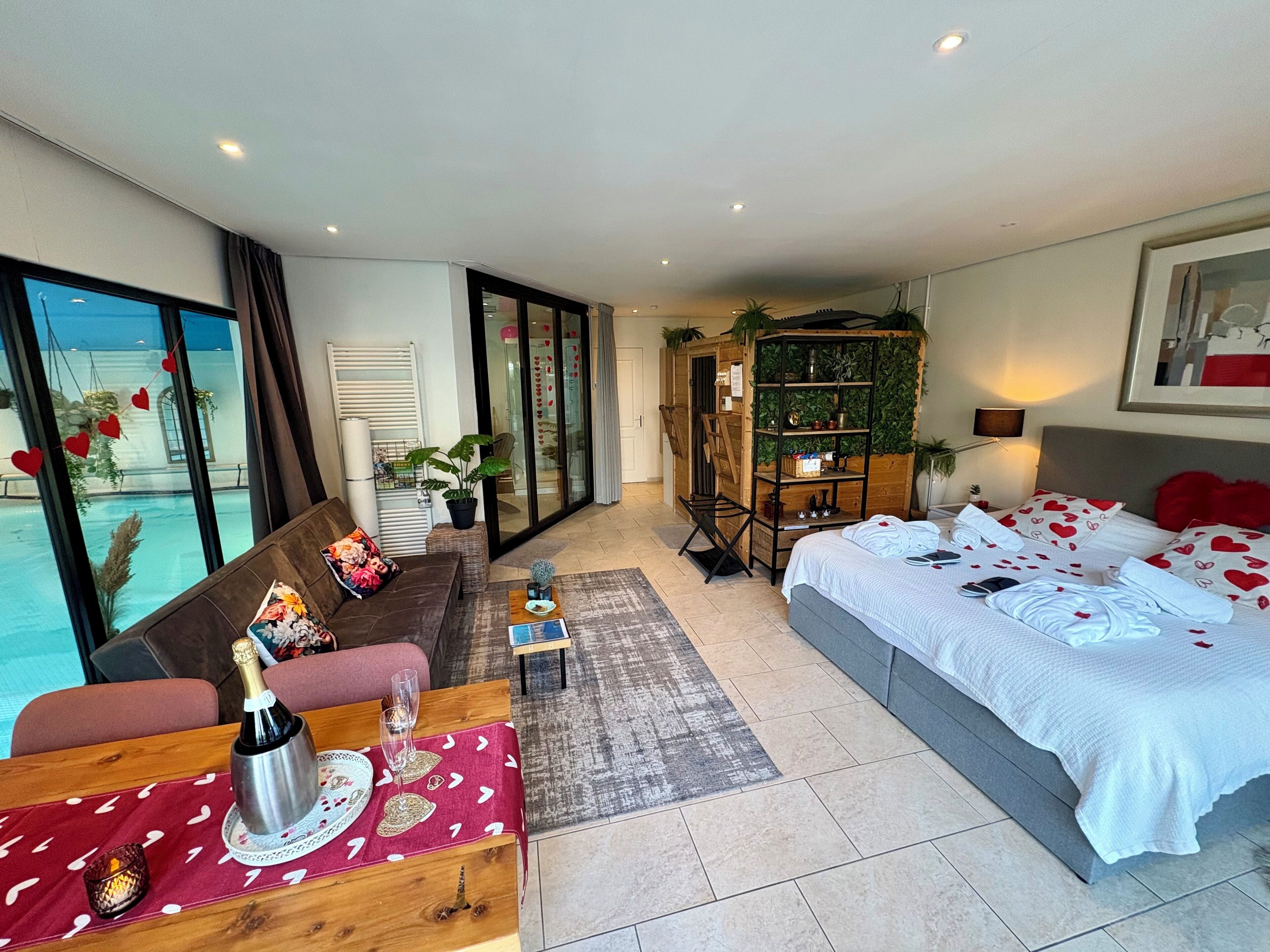 Deluxe bungalow, privézwembad, uitzicht op tuin | 1 slaapkamer, verduisterende gordijnen, geluiddichte muren