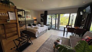 Bungalow Deluxe, alberca privada, vista al jardín | 1 habitación, cortinas blackout y insonorización