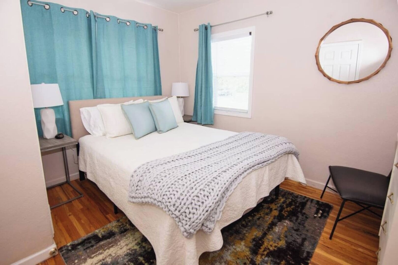 4 bedrooms, desk, iron/ironing board, free WiFi