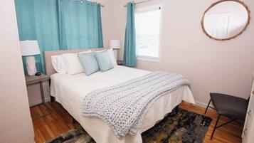4 bedrooms, desk, iron/ironing board, free WiFi