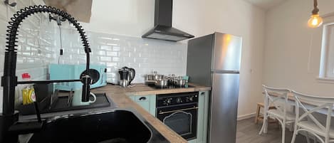 Huis, uitzicht op wijngaard | Privékeuken | Een koelkast/vriezer, een magnetron, een oven, een kookplaat