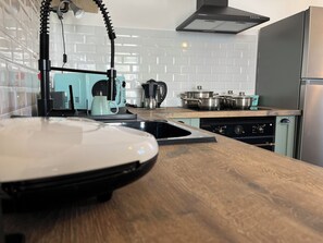 House, Vineyard View | Private kitchen | Full-size fridge, microwave, oven, stovetop - Casa da Calabra by Trip2Portugal (Vila Nova de Foz Coa)