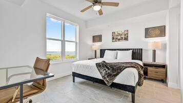 2 Schlafzimmer, Schreibtisch, Bügeleisen/Bügelbrett, Reisekinderbett