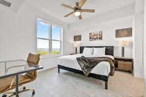 2 Schlafzimmer, Schreibtisch, Bügeleisen/Bügelbrett, Reisekinderbett