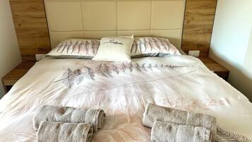 2 bedrooms, WiFi, bed sheets