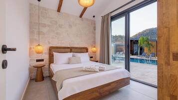 Suite, Private Pool, Pool View | Hypo-allergenic bedding, down duvets, minibar, desk