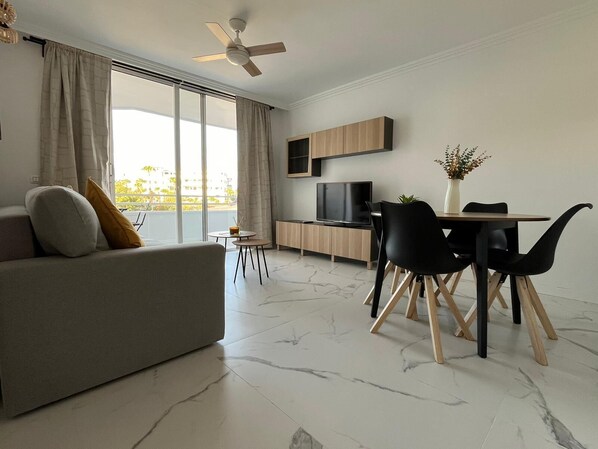 TV - Beautiful and modern loft (CN)