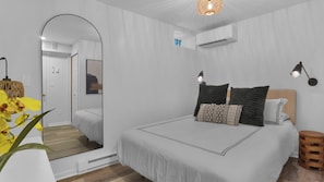 4 bedrooms, desk, iron/ironing board, travel crib