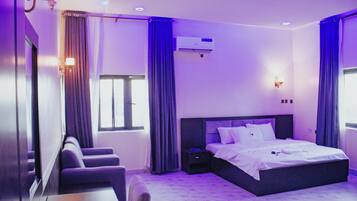 Yhden hengen superior-huone, parveke, kaupunkinäköala | Äänieristys, ilmainen Wi-Fi, vuodevaatteet