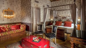 Junior Double Room - The Inn at the Roman Forum Elegant Collection - The Roman Forum Lodging. (Rome)