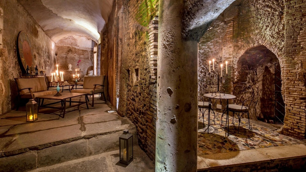 The Inn at the Roman Forum by null