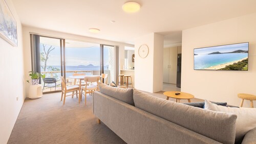 The Point 13, 5-7 Mitchell St - stunning water views, complex pool and WiFi