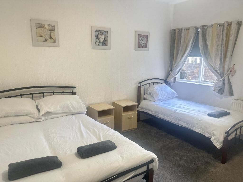 2 bedrooms, iron/ironing board, travel cot, free WiFi