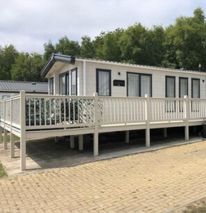 Cabin | Exterior