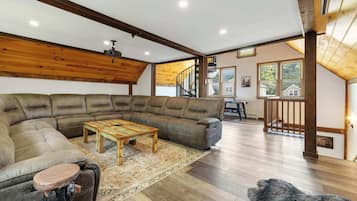 TV, fireplace, offices