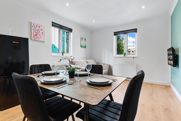 Dining - Lovely Central London Apartment (London)