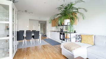 Deluxe Apartment, Patio, Courtyard View | Living area | 40-inch LED TV with cable channels