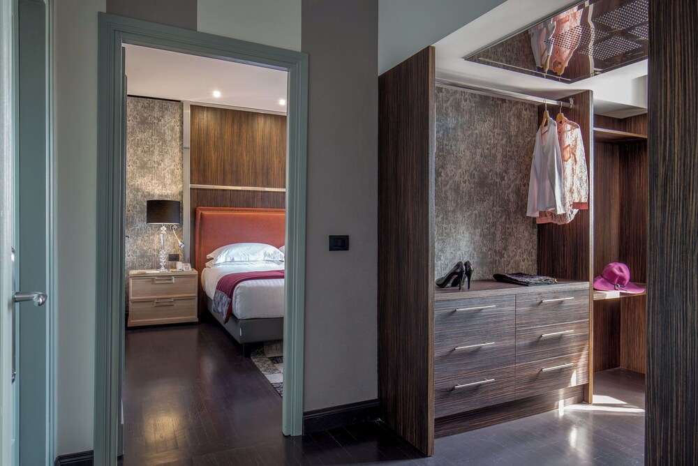 The Inn At The Spanish Steps by null