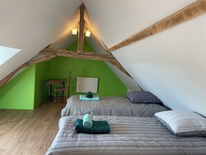 2 bedrooms, desk, iron/ironing board, free WiFi