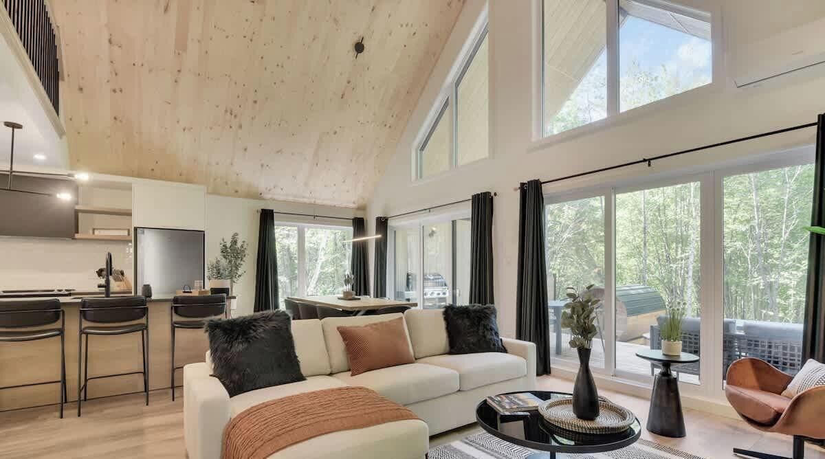 TV, caminetto, studio