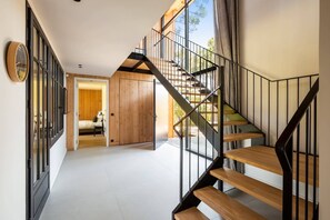 7 habitaciones, escritorio, tabla de planchar con plancha y wifi