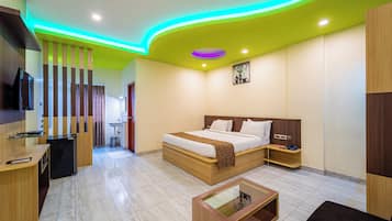 Cofres nos quartos, cortinas blackout, quartos à prova de som