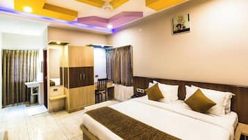 Quarto casal standard, vista para a cidade | Cofres nos quartos, cortinas blackout, quartos à prova de som