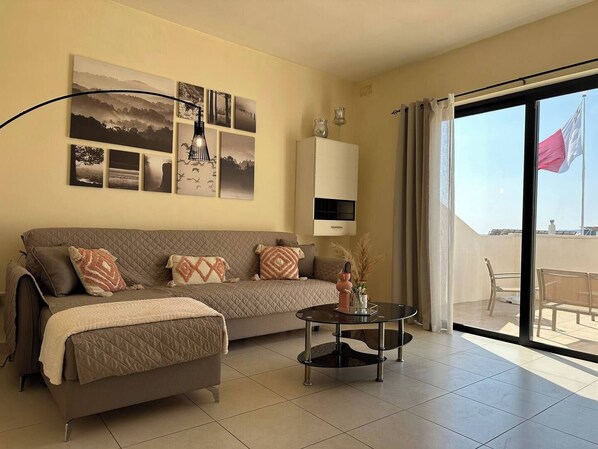 TV, offices - This apartment is a 2 bedroom(s), 1.5 bathrooms, located in Il-Mellieħa, null. (Il-Mellieha)