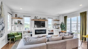 Townhouse, flere senger, peis, byutsikt (The Luxurious Champagne Cowboy) | Oppholdsområde