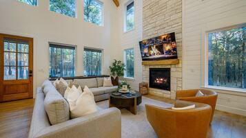 TV connectée, cheminée