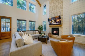 スマートテレビ、暖炉