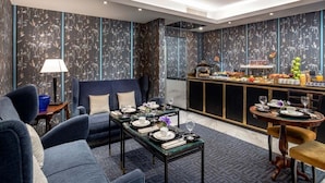 Breakfast area - The Inn at the Spanish Steps Luxury Collection - Mario de' Fiori Home (Rome)