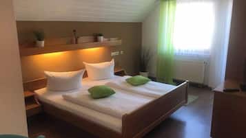 1 bedroom, bed sheets