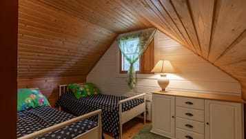2 dormitorios, cuna de viaje, wifi gratis y ropa de cama