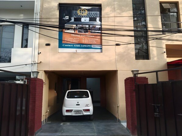 Facciata della struttura